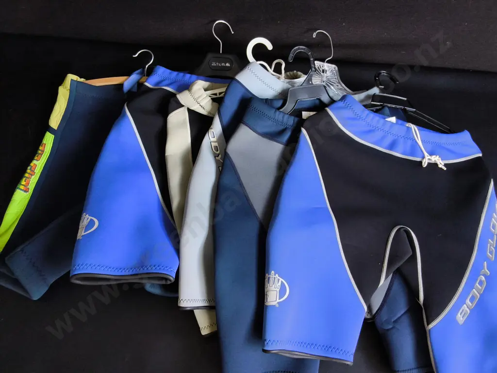 MIX OF NEOPRENE WETSUITS Image 1++