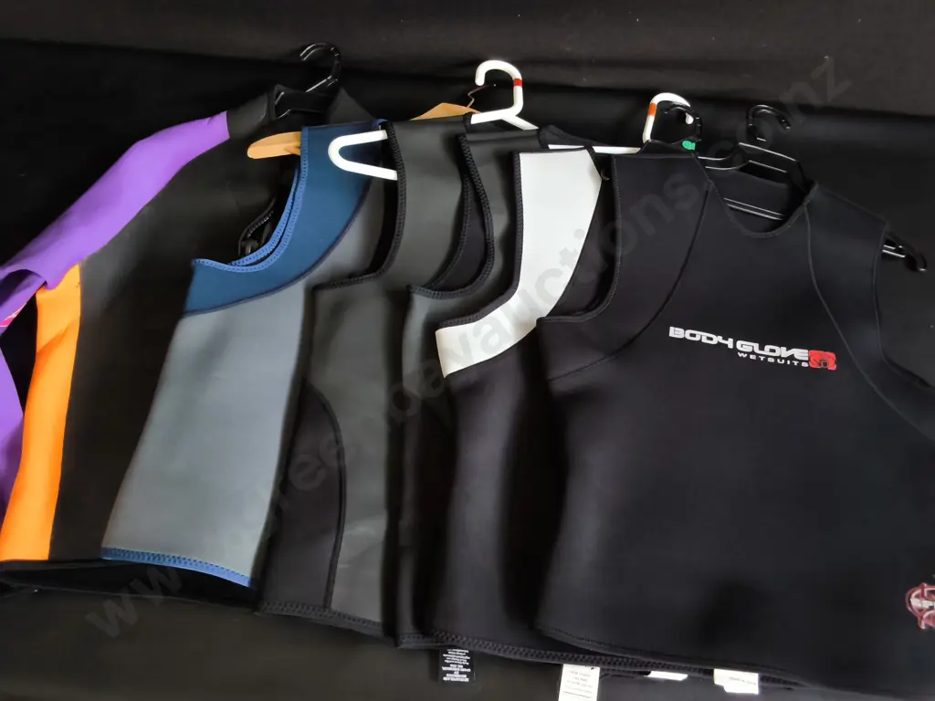 MIX OF NEOPRENE WETSUITS Image 1++