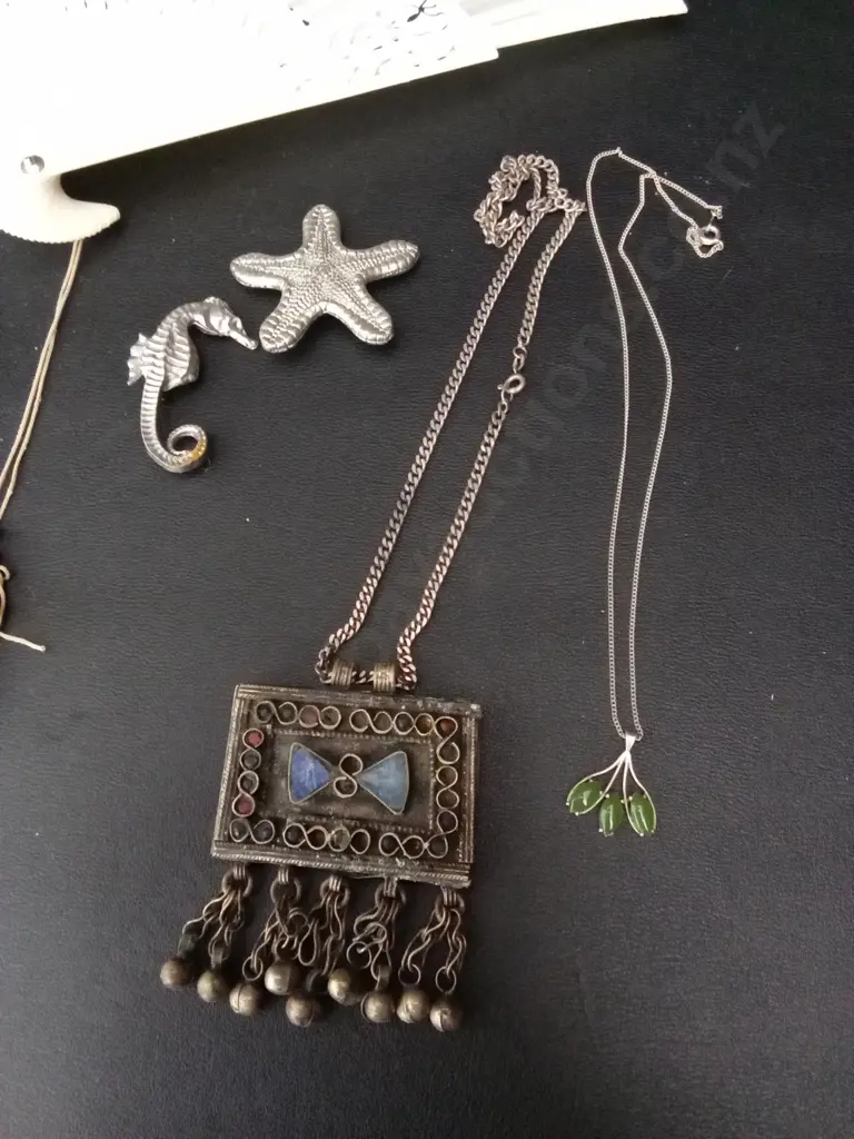 ASSORTED JEWELLERY AND A FAN Image 1++