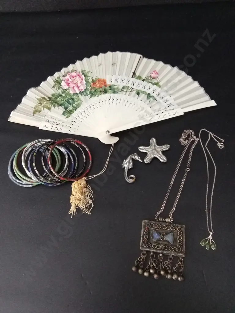ASSORTED JEWELLERY AND A FAN Image 1++