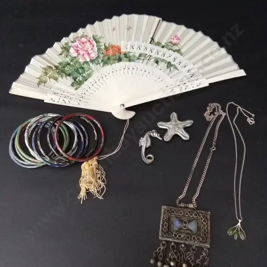 ASSORTED JEWELLERY AND A FAN