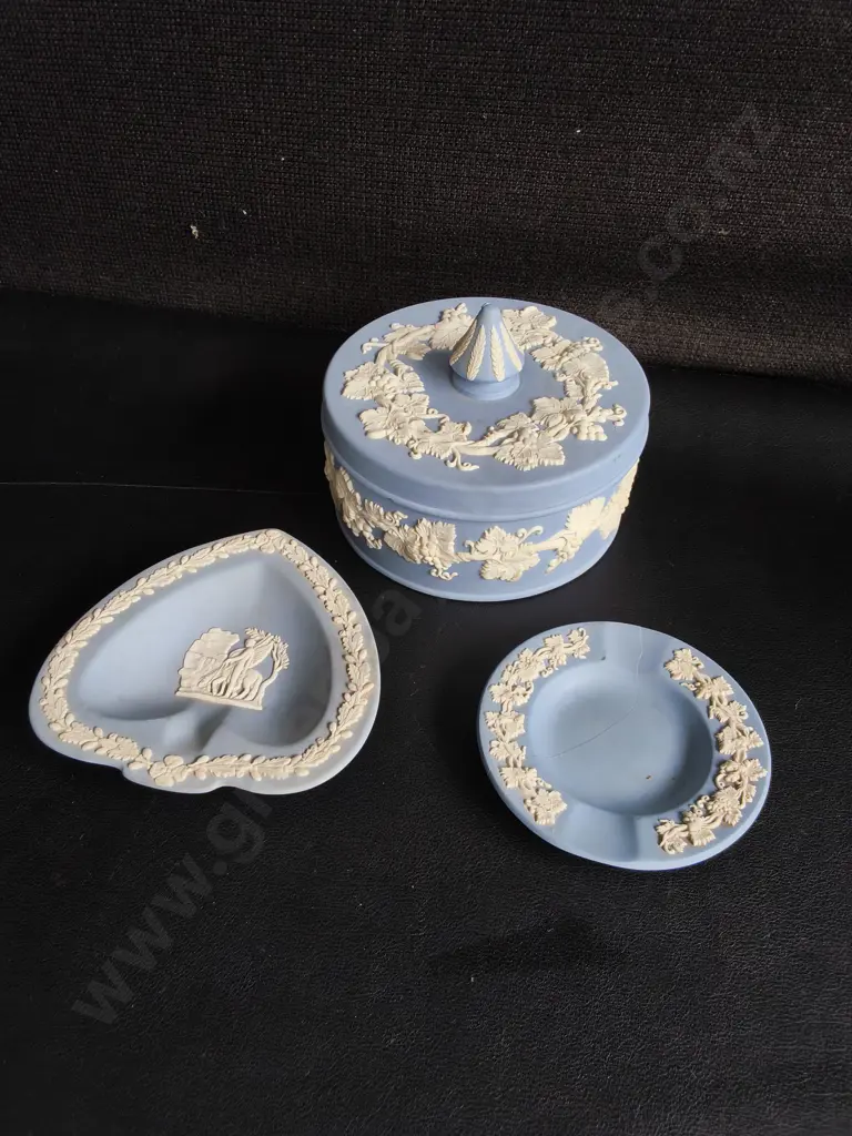 3 PIECES VINTAGE WEDGEWOOD JASPERWARE CERAMIC PIECES, WIDEST DIA 12 CM Image 1++