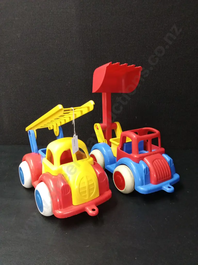 2 SANDPIT TRUCKS Image 1++