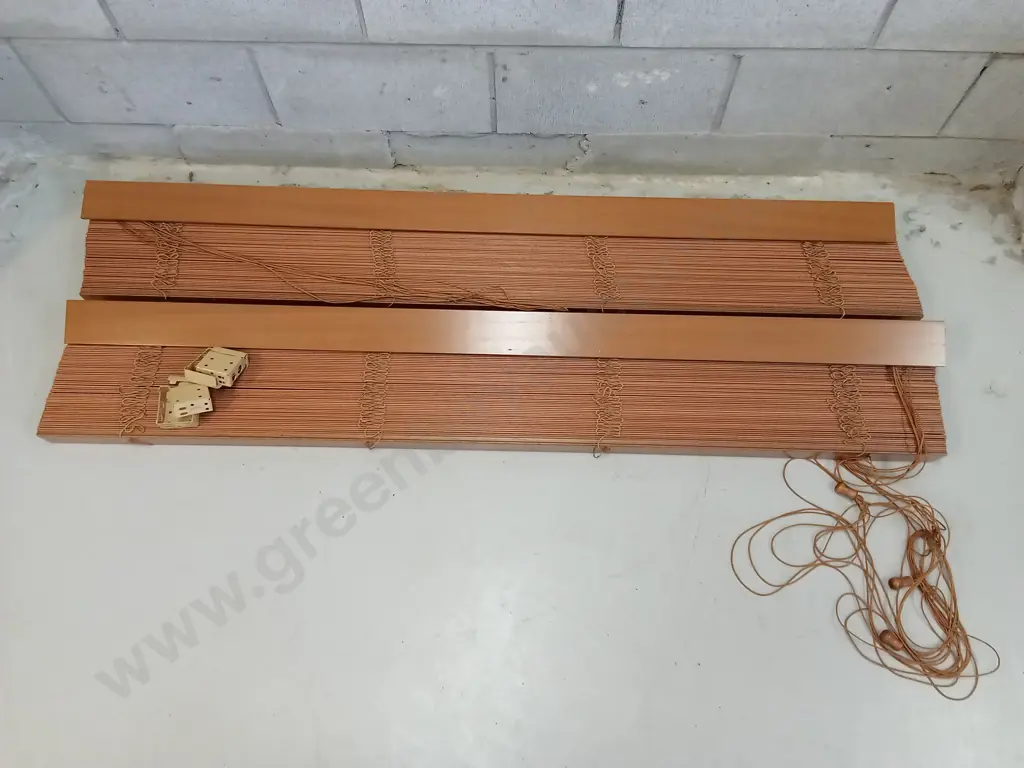 TWO CURTAIN BLINDS WITH BRACKETS, EACH BLIND IS, L 173CM Image 1++