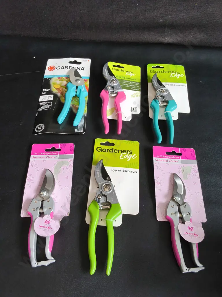 6 BRAND NEW GARDENING SECATEURS Image 1++
