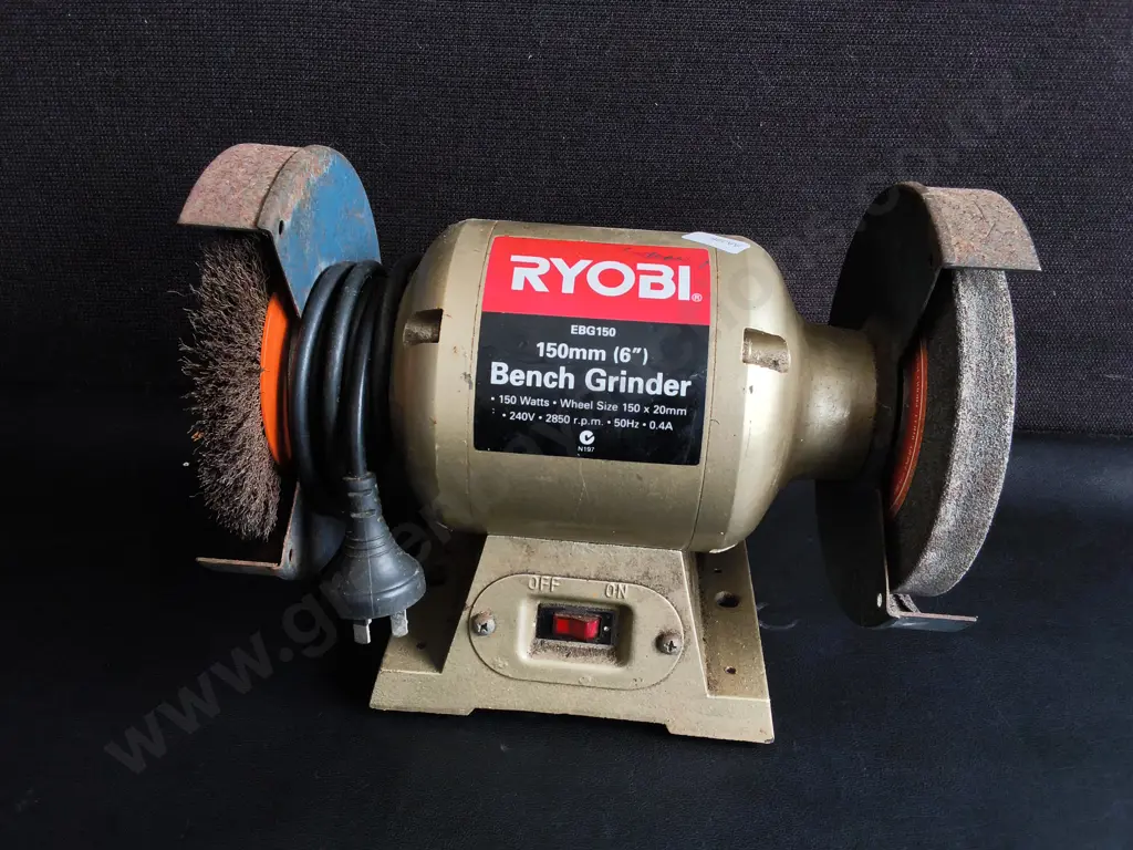 RYOBI BENCH GRINDER Image 1++