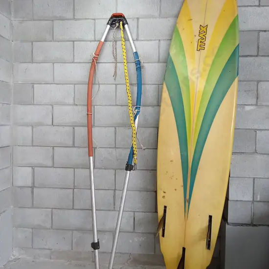 VINTAGE TRAX WINDSURFER WITH MAST AND BOOM AND SAIL, APPROXIMATELY 282CM TALL