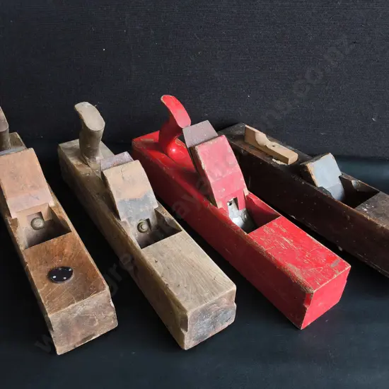 4 VINTAGE WOODEN HAND PLANES
