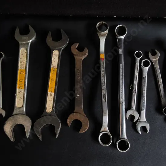 MIX OF VINTAGE HAND TOOLS