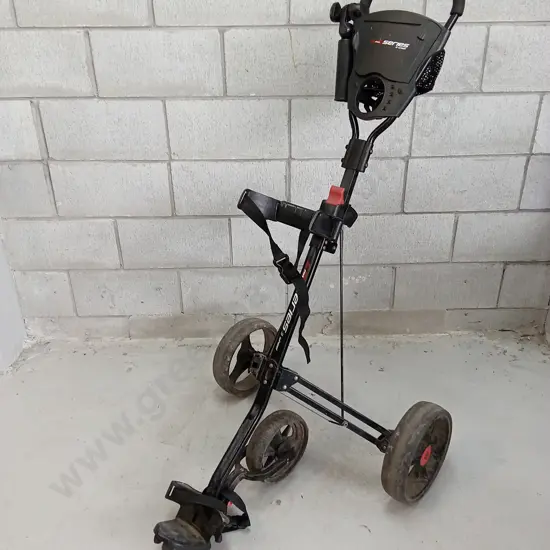 GOLF CLUB CARRIER