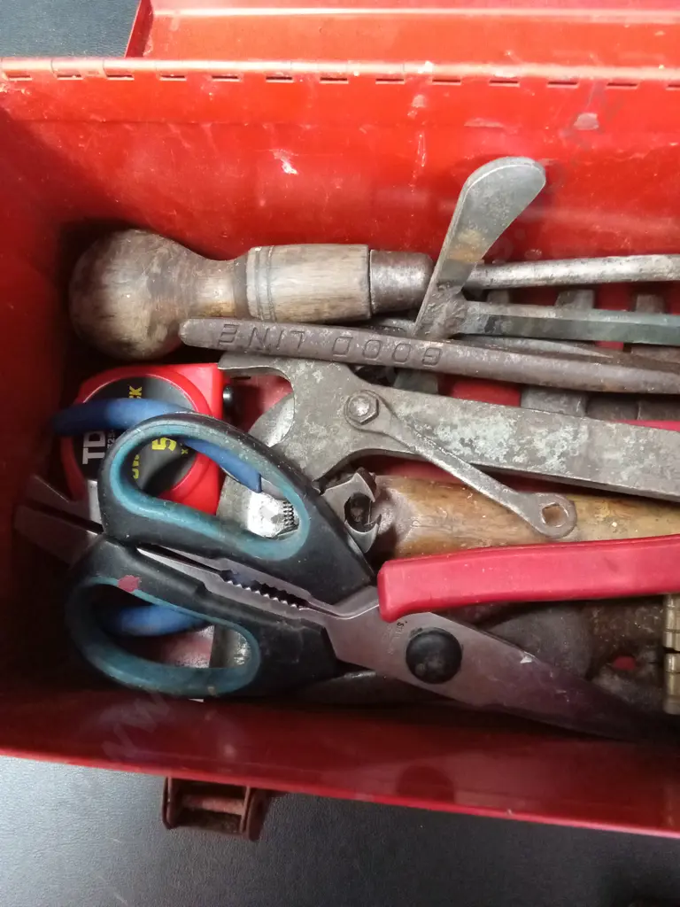 TOOL BOX AND CONTENT Image 1++