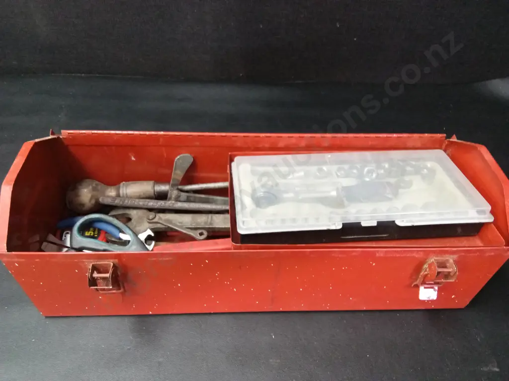 TOOL BOX AND CONTENT Image 1++