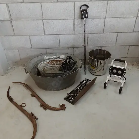 ASSORTMENT OF TOOLS