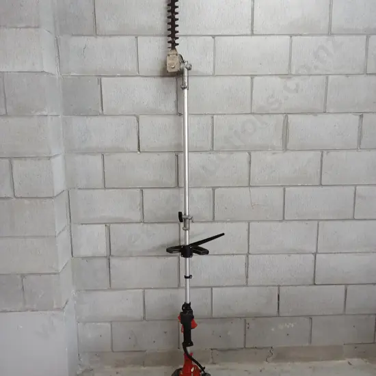 LONG REACH GAS HEDGE TRIMMER