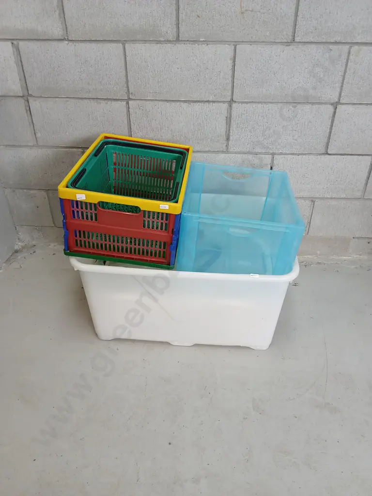 6 PLASTIC CONTAINERS Image 1++