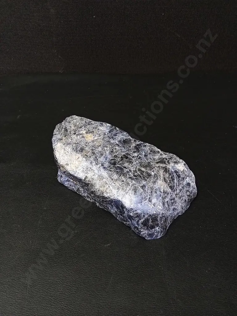 RAW PIECES OF SODALITE APPROX L15CM Image 1++