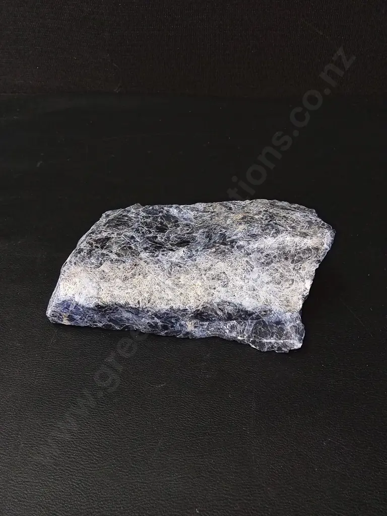 RAW PIECES OF SODALITE APPROX L15CM Image 1++