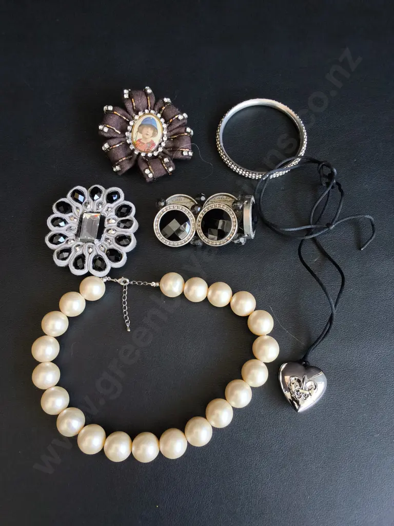 MIX OF JEWELRY Image 1++