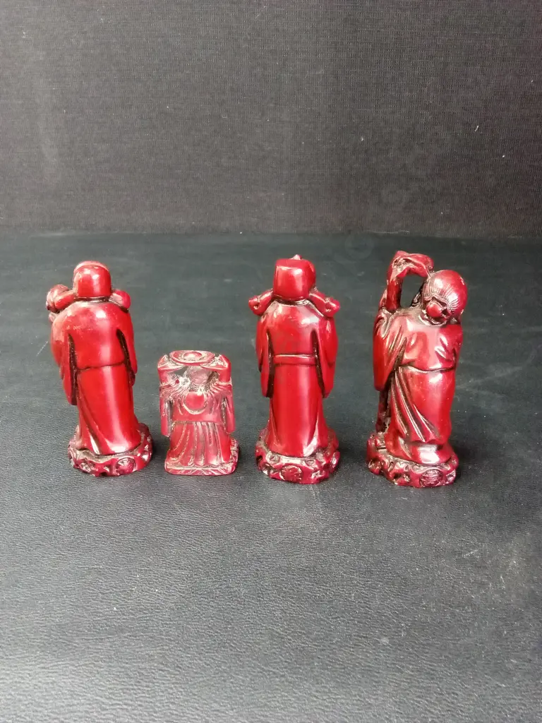 4 RED RESIN FENG SHUI FIGURINES TALLEST H8CM Image 1++