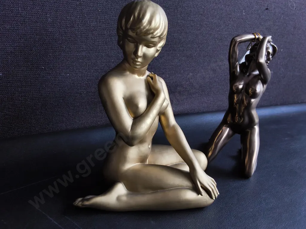 PAIR OF METALLIC FIGURATIVE SCULPTURES, TALLEST H 20 CM Image 1++