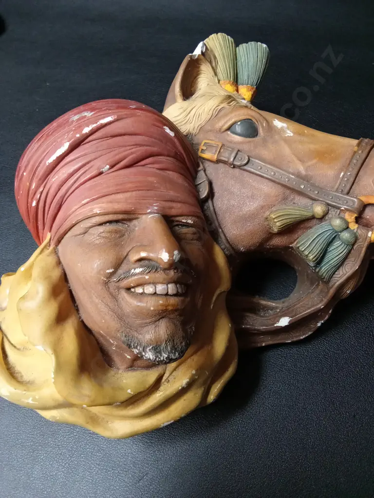 VINTAGE BOSSONS "LORDS OF THE DESERT" BY FRED WRIGHT IN ENGLAND L24CM Image 1++