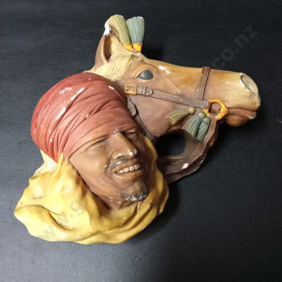 VINTAGE BOSSONS "LORDS OF THE DESERT" BY FRED WRIGHT IN ENGLAND L24CM