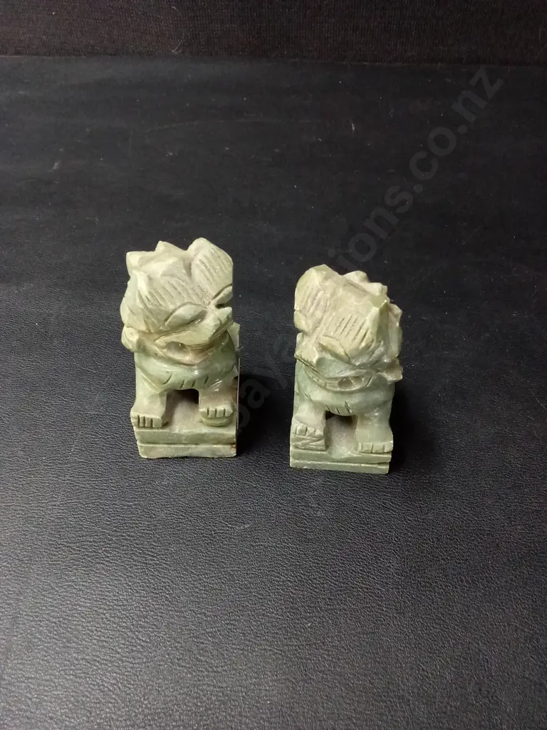 2 VINTAGE CHINESE CARVED FOO DOG FIGURES H6.5CM Image 1++