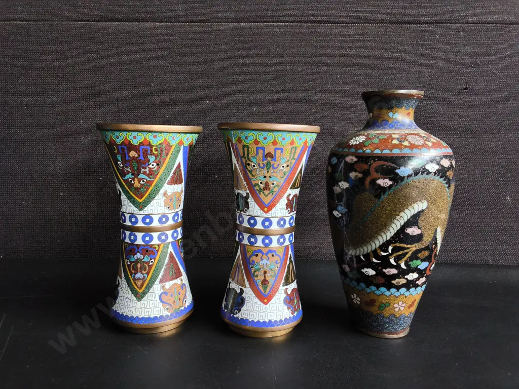 VINTAGE CLOISONNÉ MINIATURE VASE TRIO, ENAMEL ON METAL CLOISONNÉ, TALLEST H 22 CM Image 1++