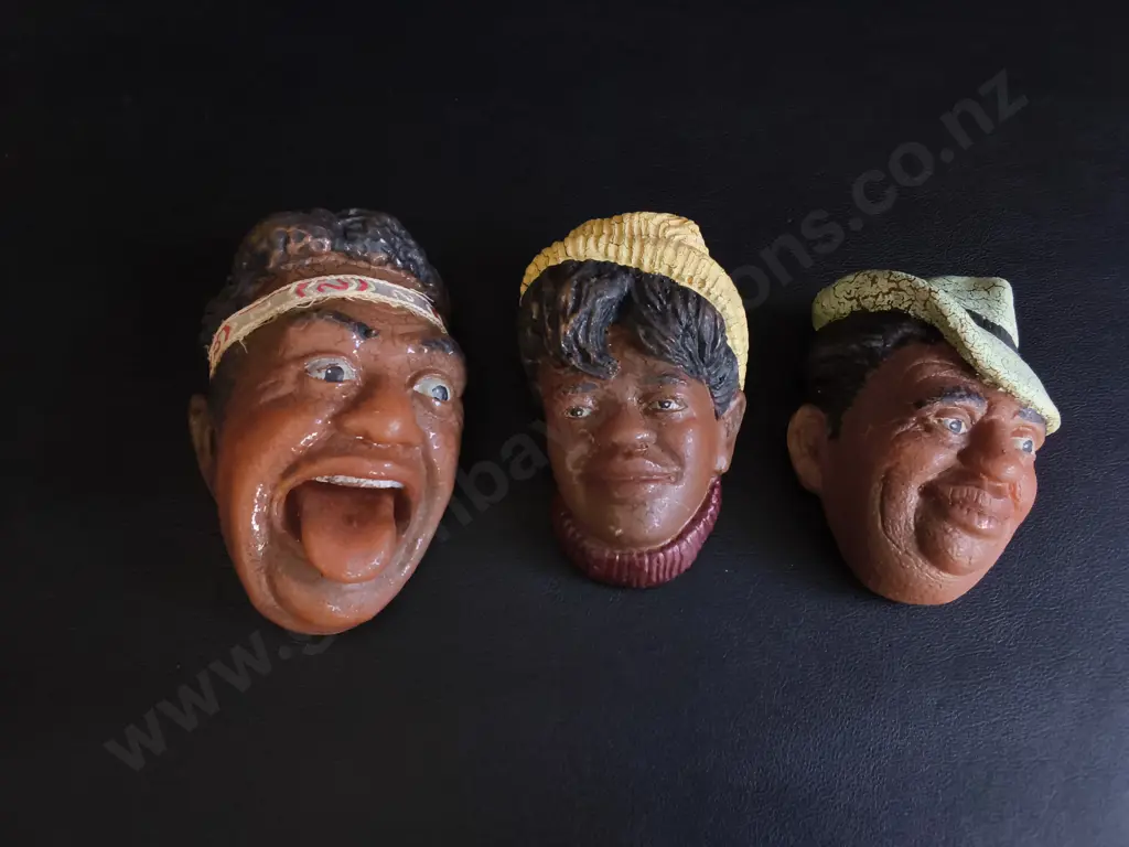 VINTAGE CARICATURE FACE WALL HANGING, MID CENTURY, TALLEST H 14 CM Image 1++