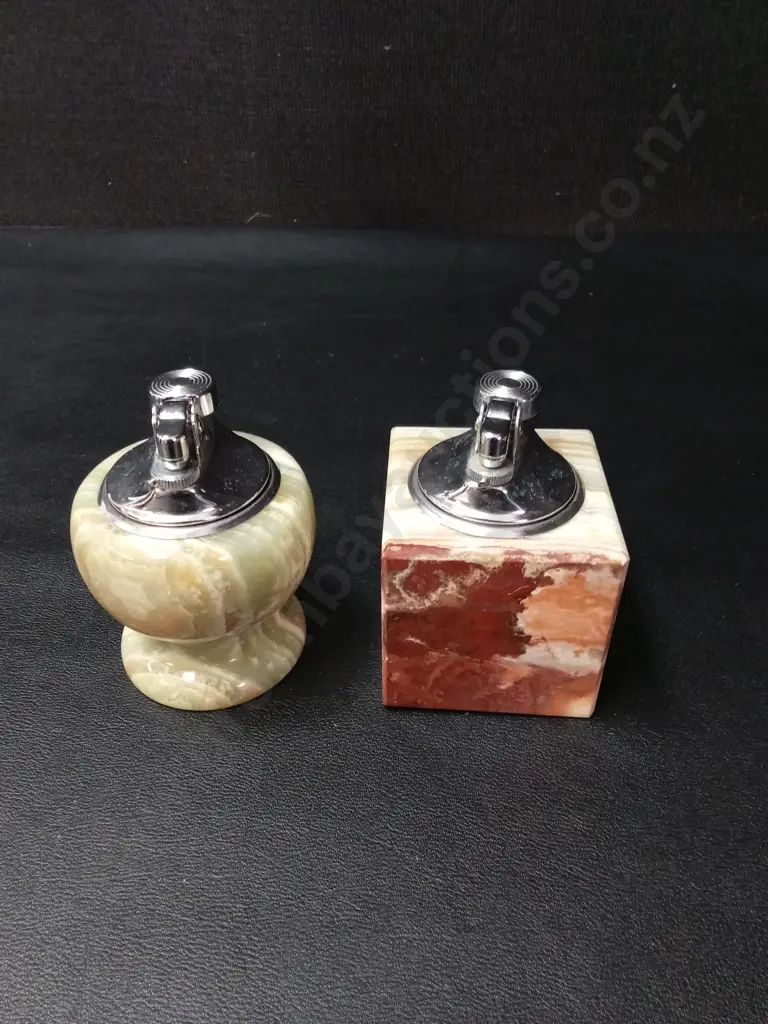 2 VINTAGE MID-CENTURY MODERN ONYX TABLE LIGHTERS TALLEST H8CM Image 1++