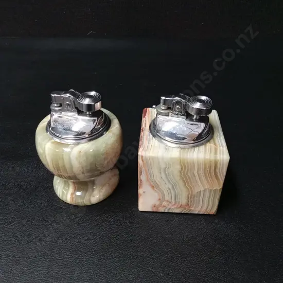 2 VINTAGE MID-CENTURY MODERN ONYX TABLE LIGHTERS TALLEST H8CM