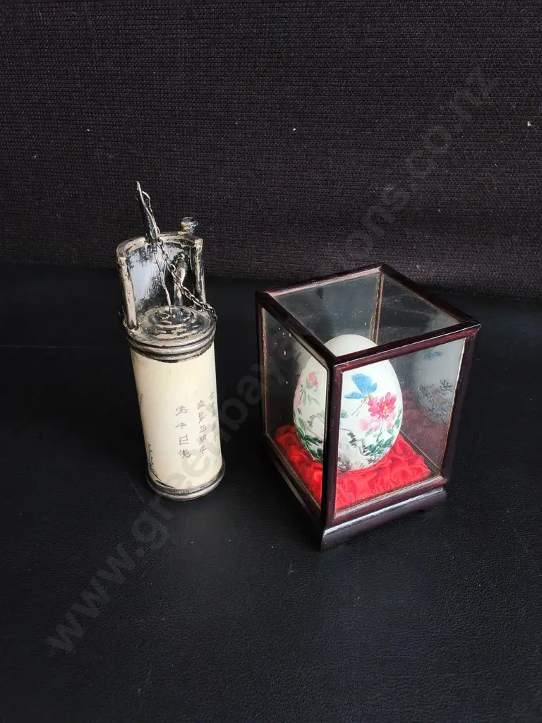 VINTAGE CHINESE HAND CARVED SCRIMSHAW BONE PIPE AND PAINTED SHOWCASE EGG, TALLEST H 14 CM Image 1++