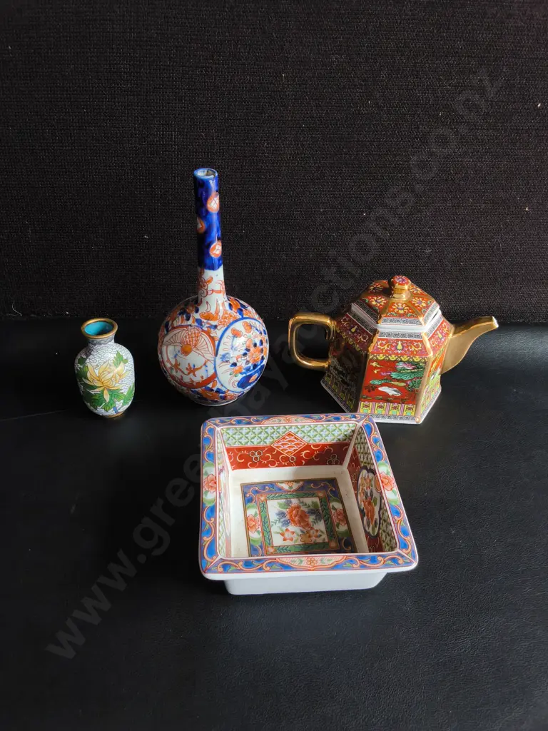 VINTAGE ASIAN PORCELAIN, HAND PAINTED, INCLUDING VASES, TEAPOT, AND BOWL, TALLEST H 20 CM Image 1++