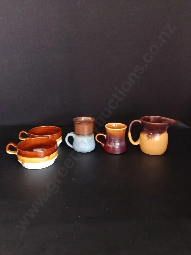 5 MUGS TALLEST H10CM, INCLUDING CROWN LYNN Image 1++