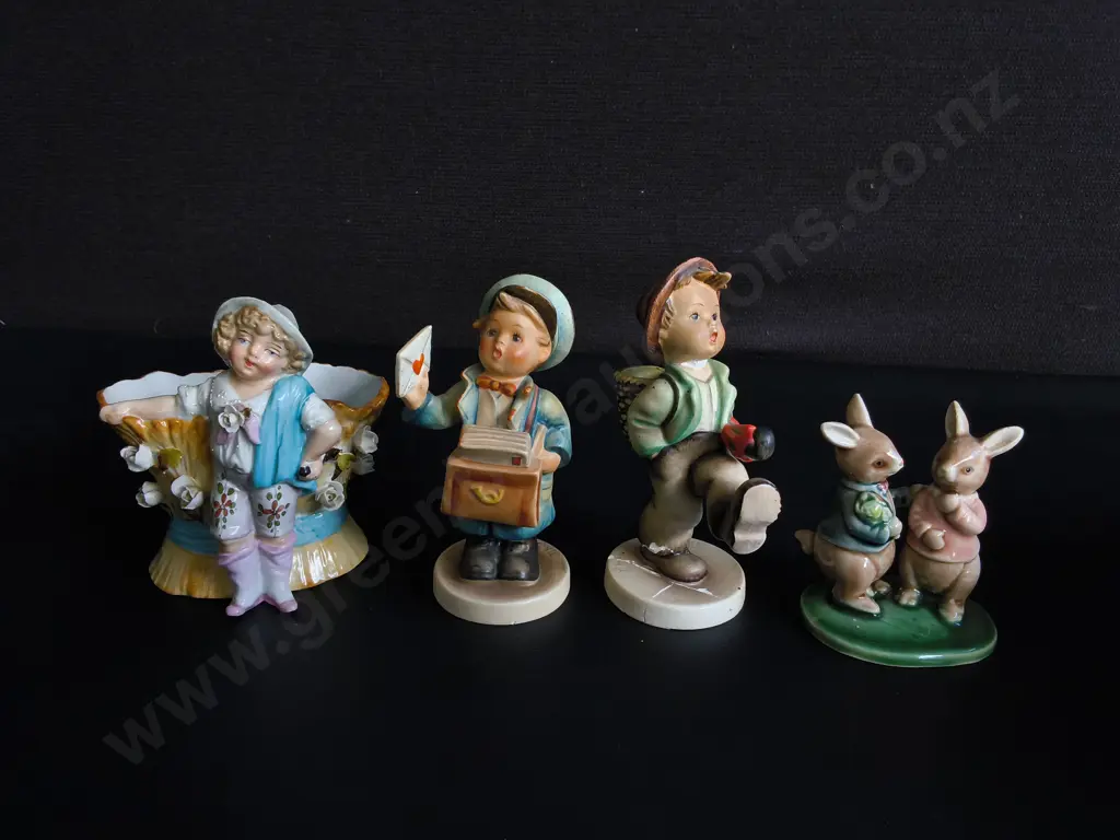 COLLECTION OF VINTAGE CERAMIC AND PORCELAIN DECORATIVE FIGURINES, TALLEST H 14 CM Image 1++