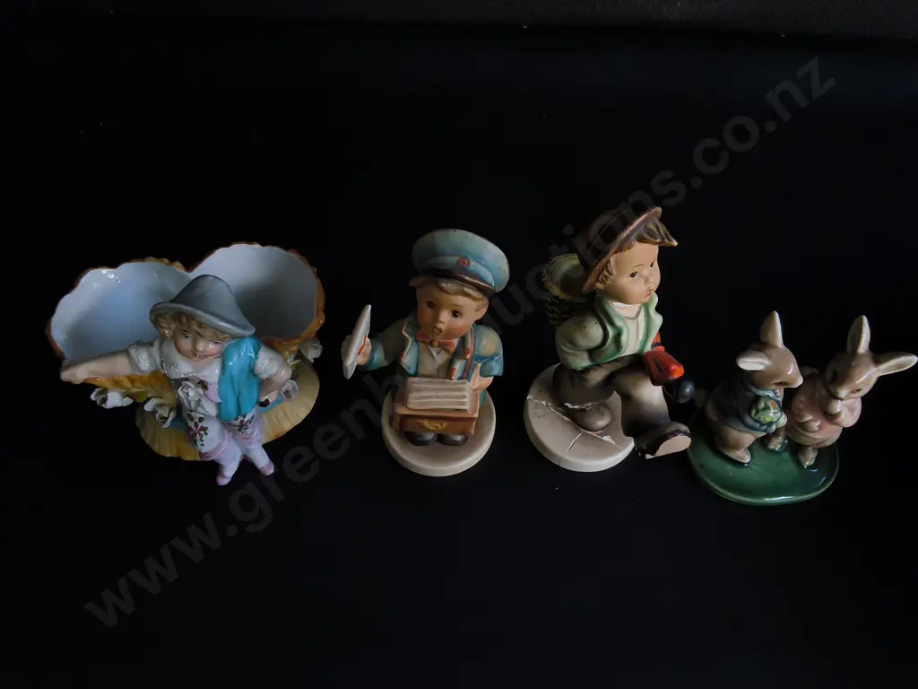 COLLECTION OF VINTAGE CERAMIC AND PORCELAIN DECORATIVE FIGURINES, TALLEST H 14 CM Image 1++