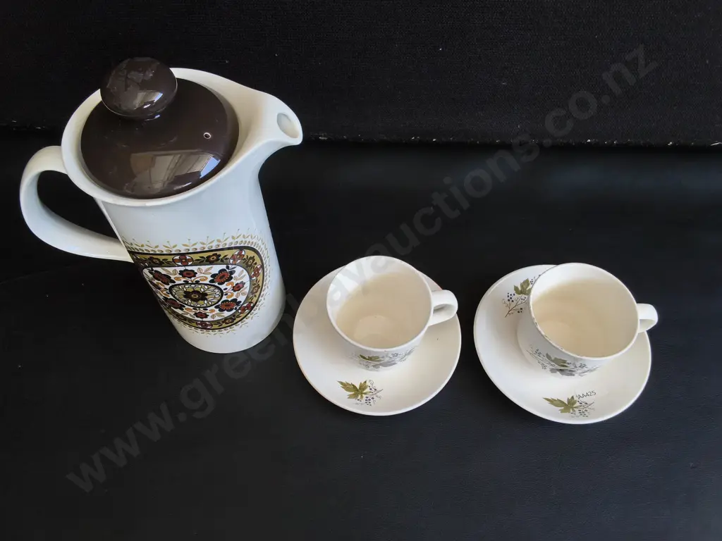 VINTAGE CROWN LYNN TEA CUPS AND SAUCERS, AND RIDGWAY IRONSTONE COFFEE POT, TALLEST H 27 CM Image 1++
