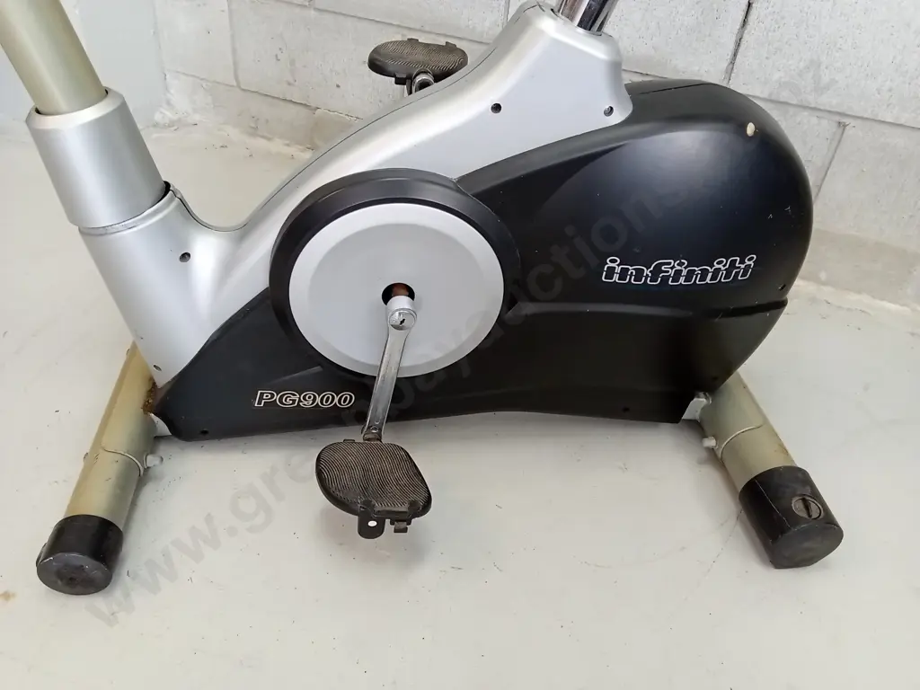 INFINITI PG900 EXERCISE BIKE Image 1++