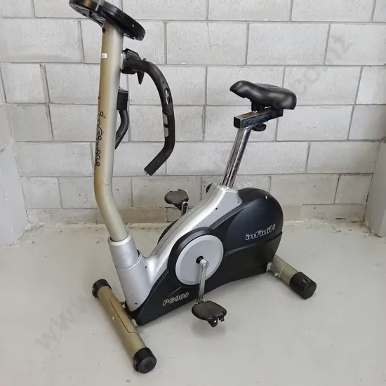 INFINITI PG900 EXERCISE BIKE