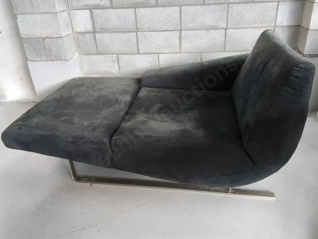 NICOLETTI BRAND DARK GREY CHAISE LOUNGER EXCELLENT CONDITION L 1.6 M X W 96 CM Image 1++