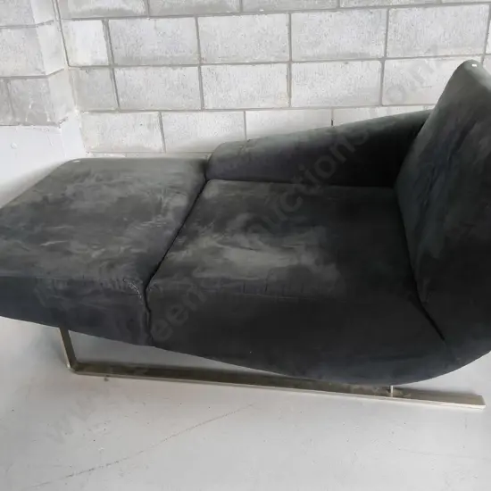 CONTEMPORARY DARK GREY VELVETY ARMCHAIR, L 1.6 M X W 96 CM