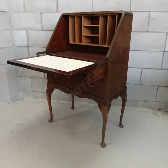 VINTAGE QUEEN ANNE-STYLE DESK WITH FOLD-DOWN WRITING LID, H 109 X W 66CM X D 41CM