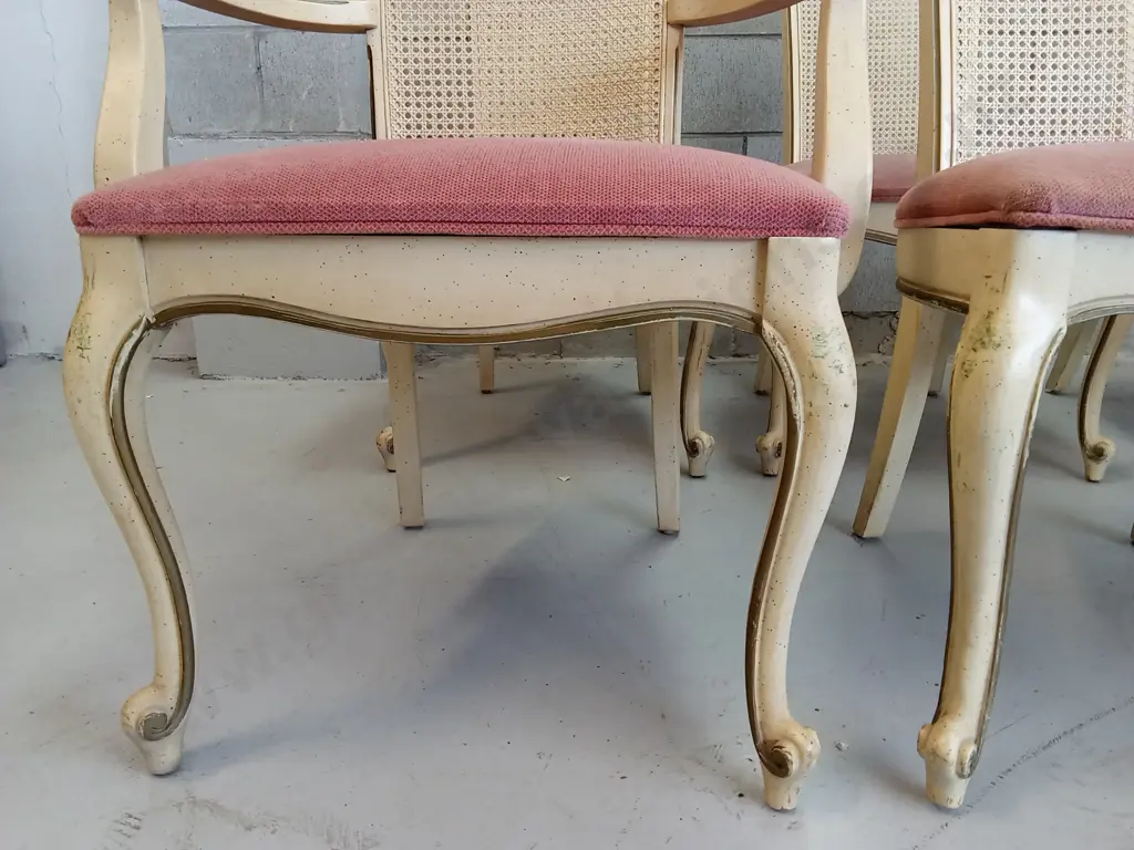 FRENCH PROVINCIAL-STYLE EXTENDABLE DINING TABLE WITH 6 CANE-BACK CUSHIONED CHAIRS, Image 1++