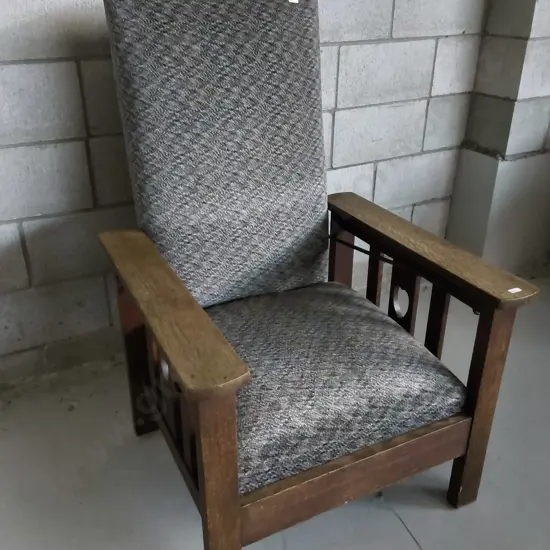 VINTAGE MISSION OAK STYLE MORRIS CHAIR