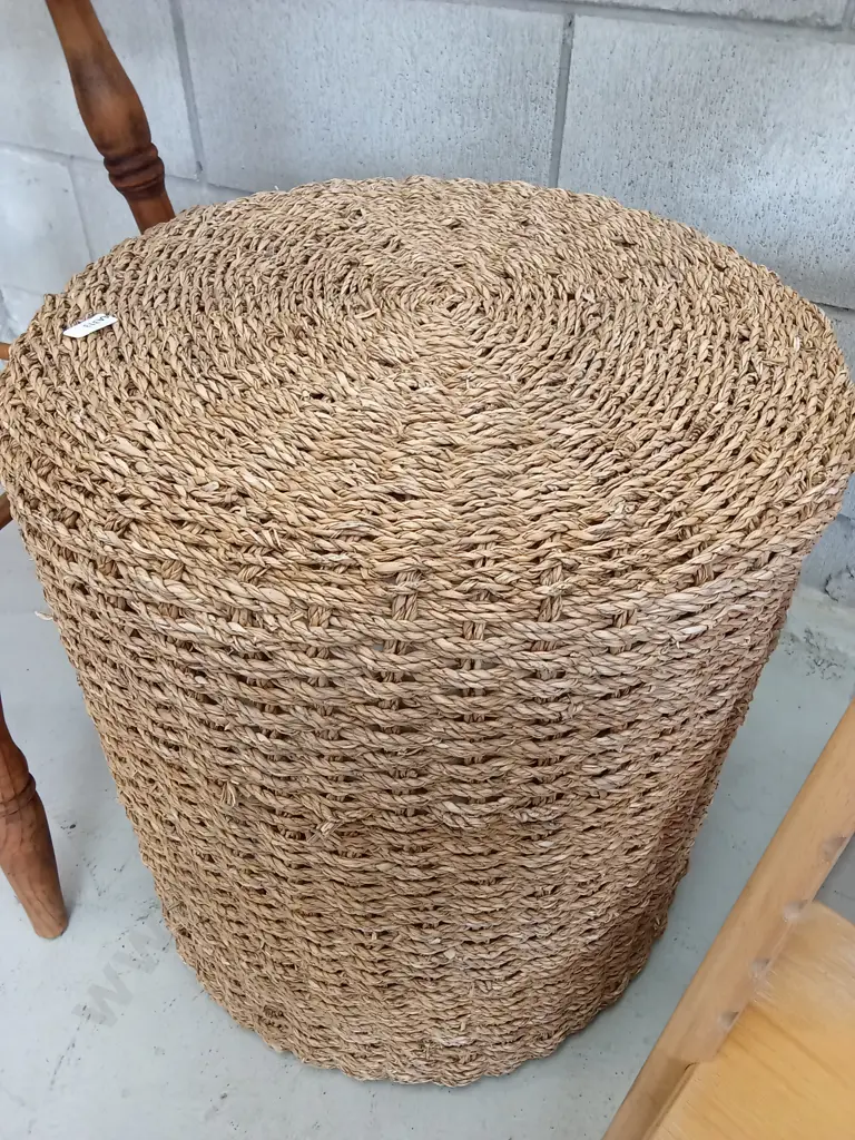 MIX OF HOME DECOR, STEP LADDER IS 79CM TALL Image 1++