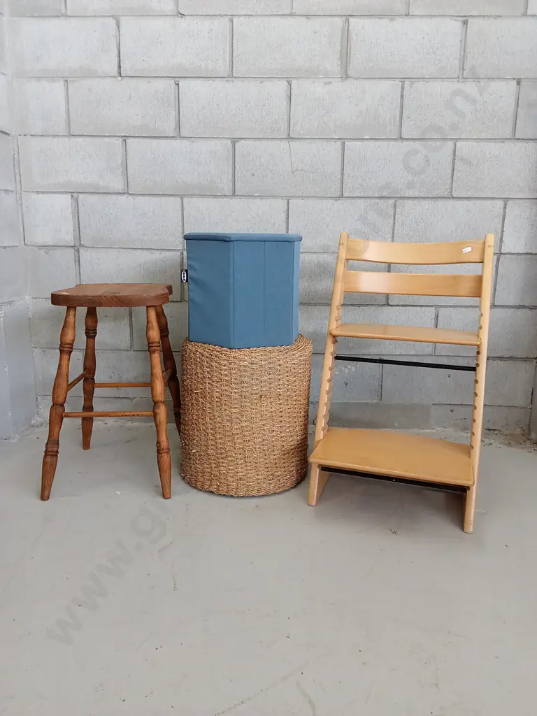 MIX OF HOME DECOR, STEP LADDER IS 79CM TALL Image 1++