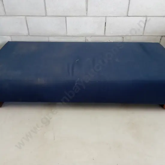 CUSHIONED BENCH BLOCK, H 32CM X W 150CM X D 67CM