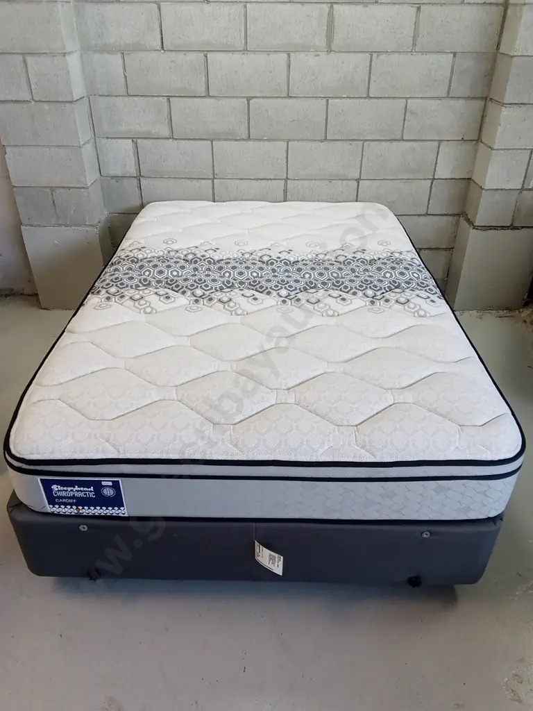 SLEEPYHEAD CHIROPRACTIC CARDIFF SERIES BED AND BASE. 203CM X137CM EXCELLENT CONDITION Image 1++