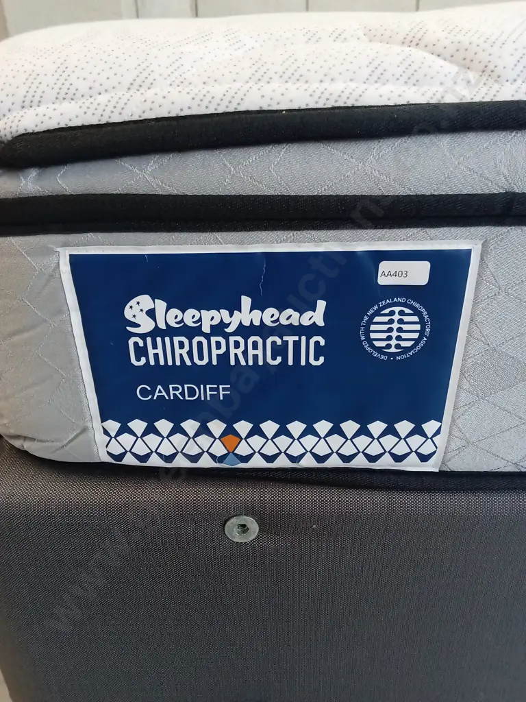 SLEEPYHEAD CHIROPRACTIC CARDIFF SERIES BED AND BASE. 203CM X137CM EXCELLENT CONDITION Image 1++