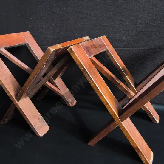 PAIR OF VINTAGE MID CENTURY MODERN INTERLOCKING WOODEN MAGAZINE RACKS, H 39 CM